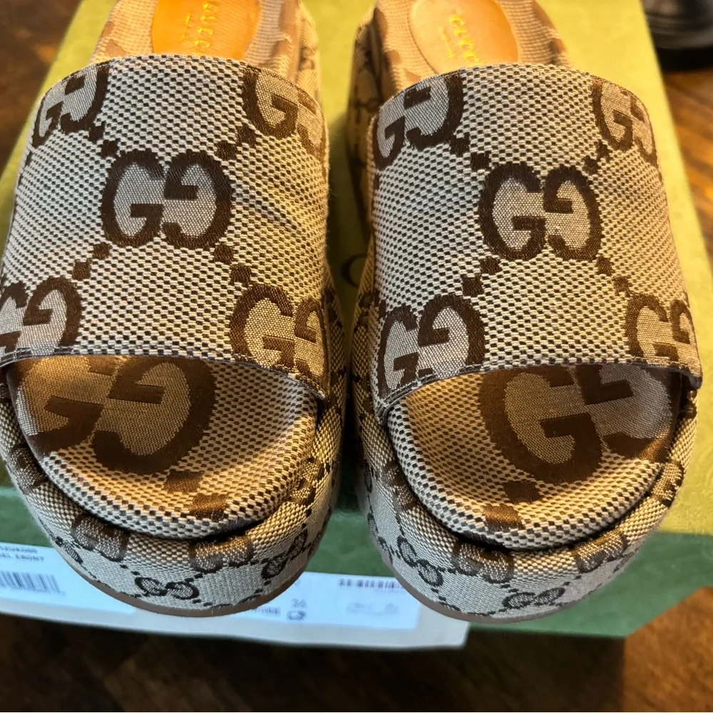 Gucci platform slide